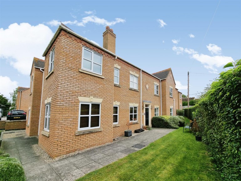 Walnut Tree Court, Higham Ferrers, Northants