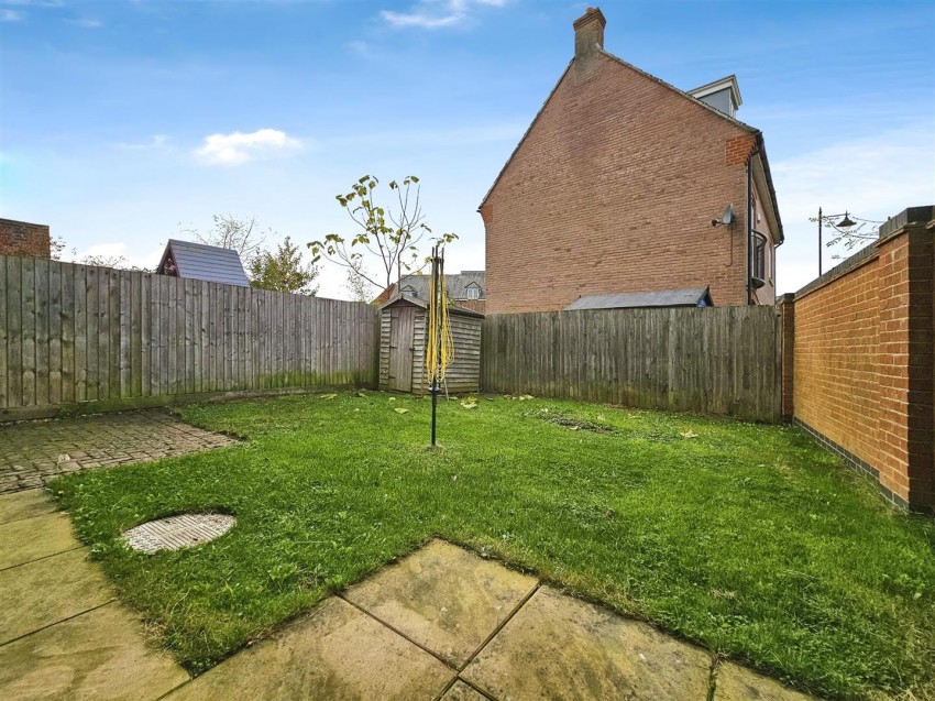 Images for Thistle Drive Desborough, Northants